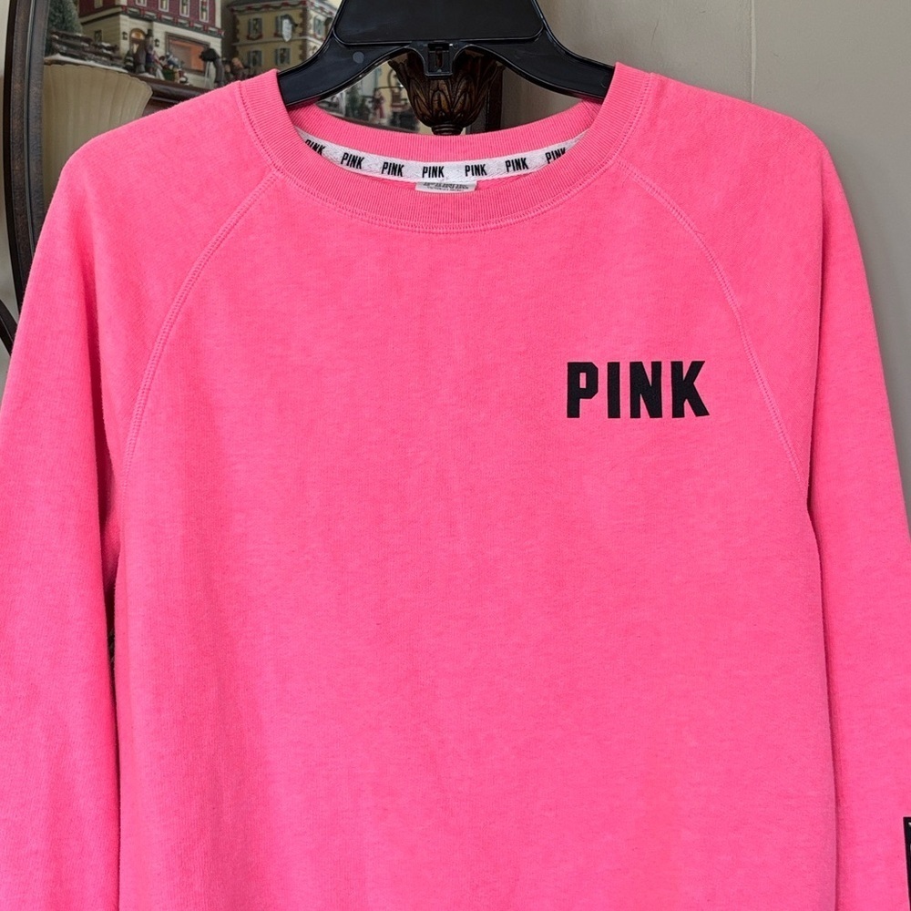 Vintage PINK Victoria's Secret Hot Pink Crew Neck Sweatshirt Leopard Print Y2K - Picture 2 of 13